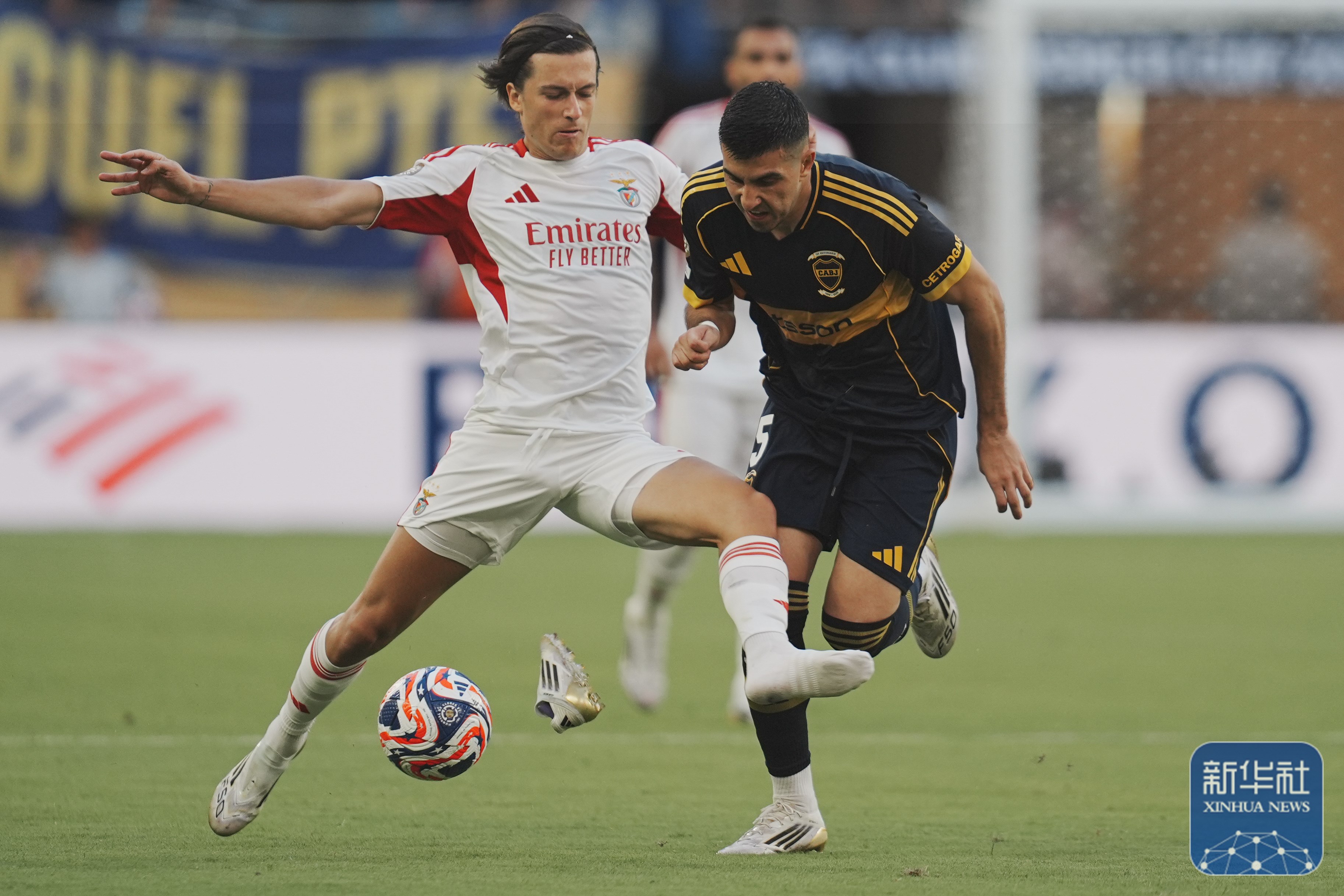 开云体育-本菲卡战平热刺，德布劳内扑点救主西甲