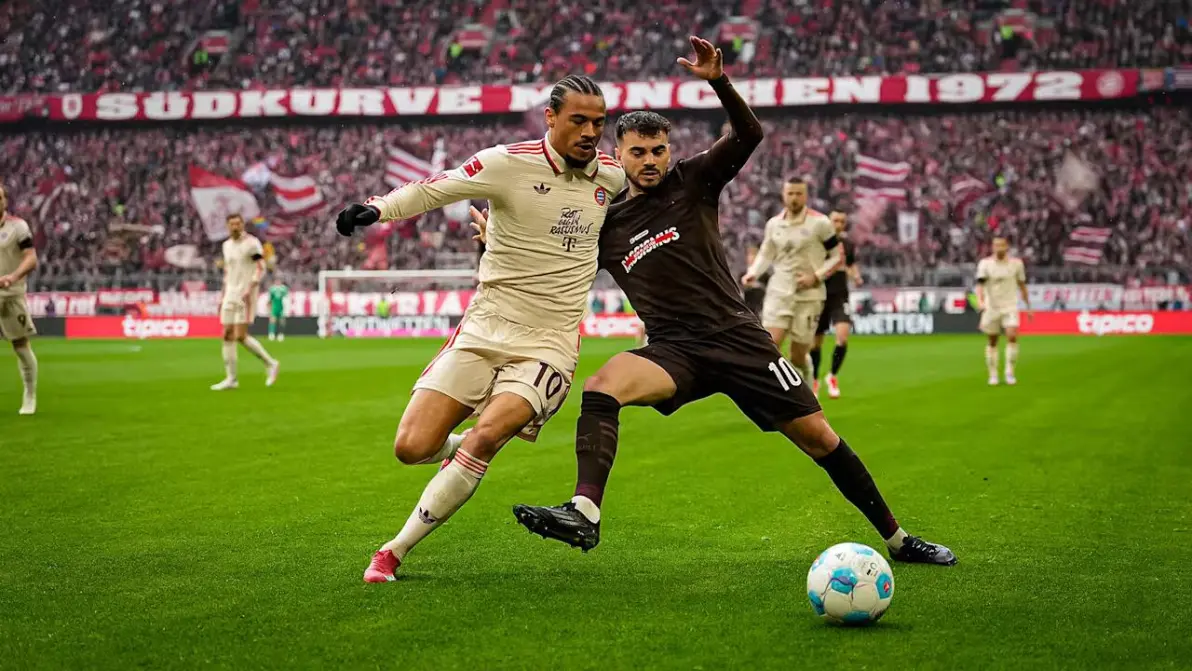 包含巴黎圣日耳曼险胜拜仁，阿扎尔梅开二度意甲的词条