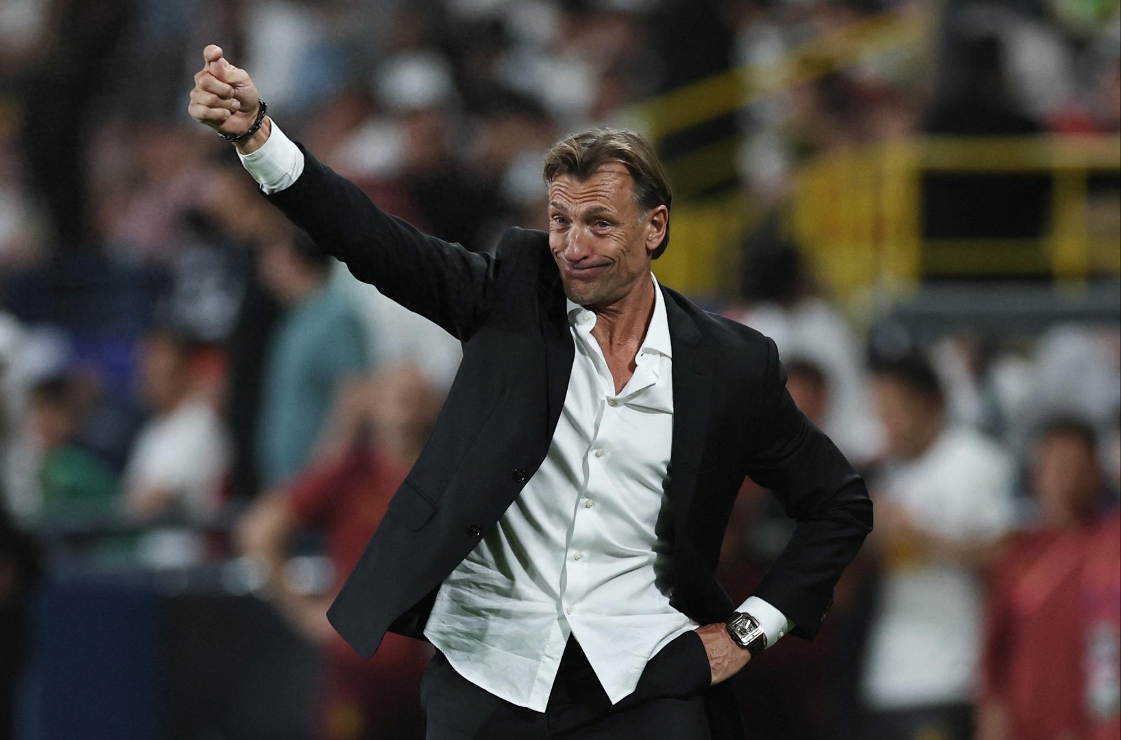 沙尔克队长发表战前讲话，助球队气势高涨