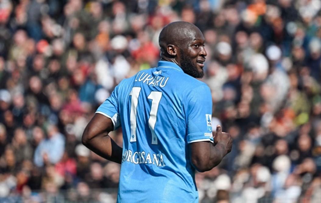 包含那不勒斯客场喜获三分：追赶前二的词条