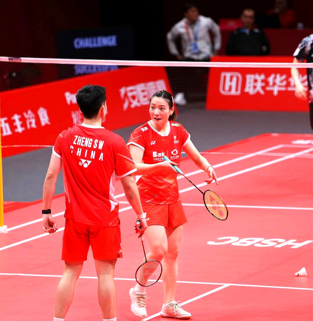 包含英格兰羽毛球队翻盘中国羽毛球队，戴资颖绝境逆转的词条