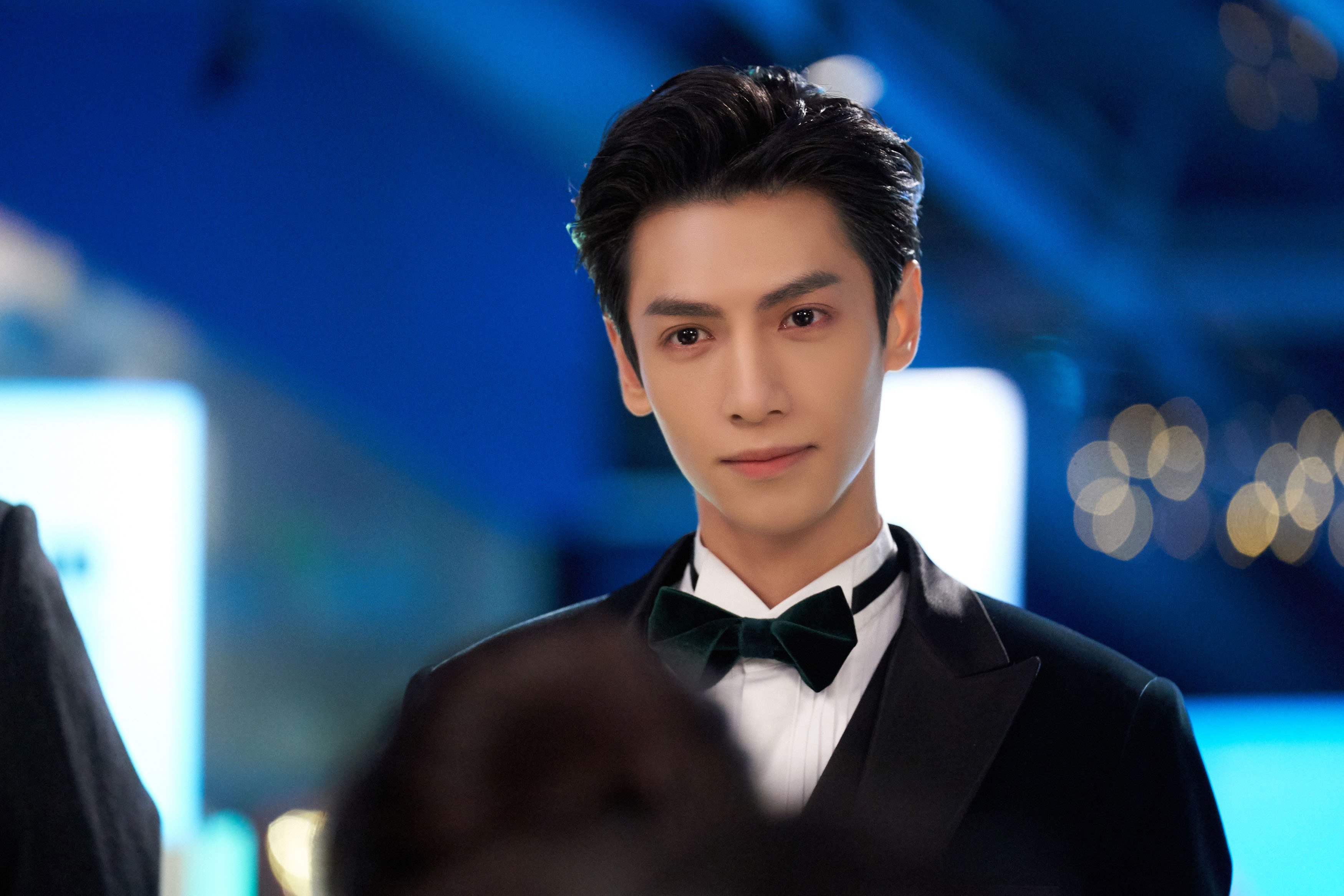 开云体育-双星闪耀全球夜，鹈鹕险胜北京展韧性，伦纳德世界杯舞台接管比赛